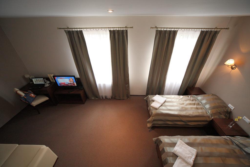 Hotel Stara Fabryka Malogoszcz Room photo